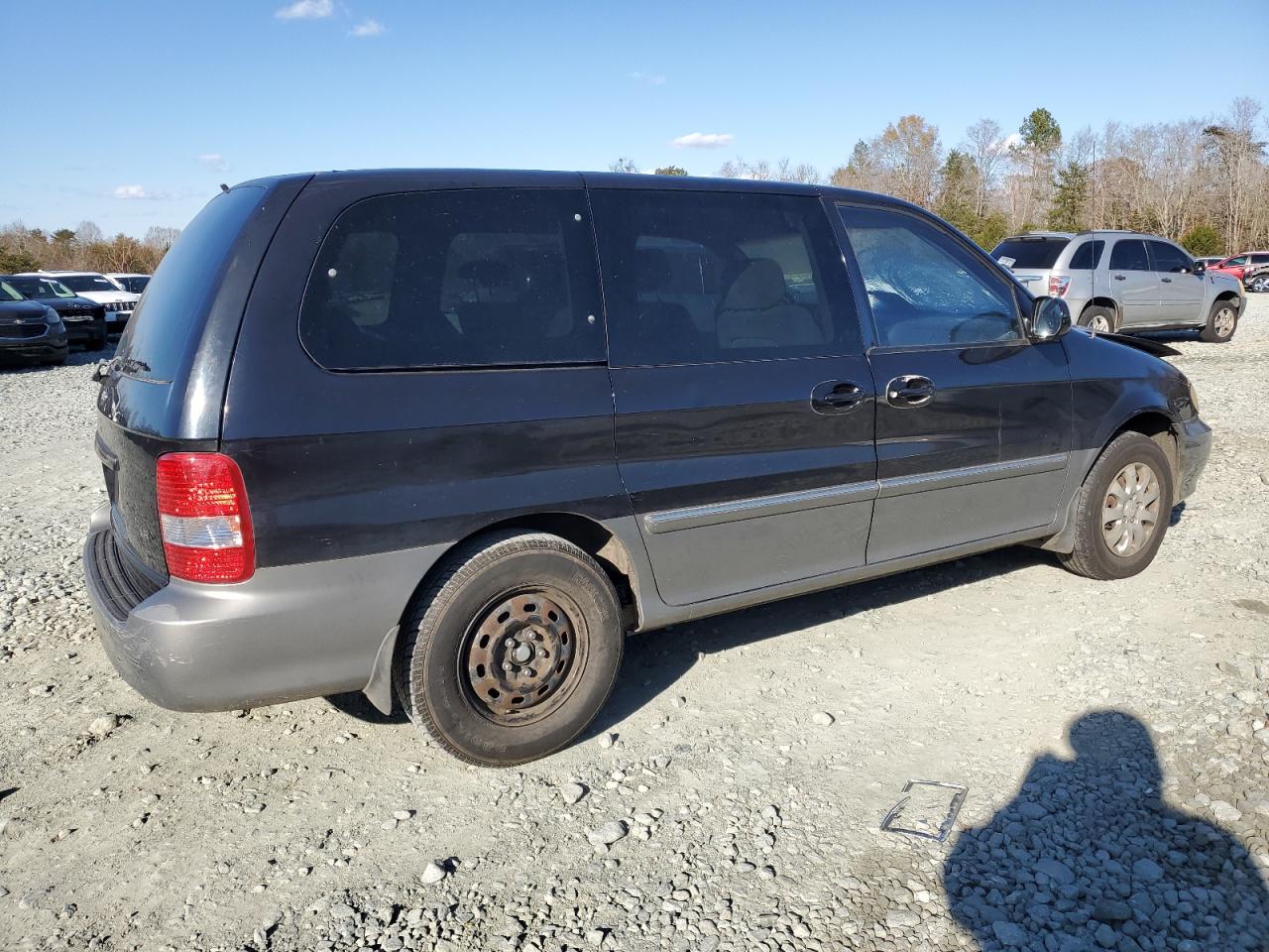 Image 3 of 2005 KIA SEDONA EX 2005 with VIN KNDUP131256636978