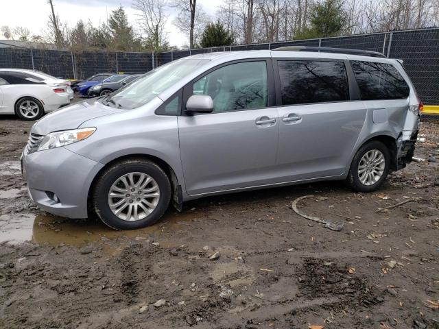 2014 TOYOTA SIENNA XLE 2014 image
