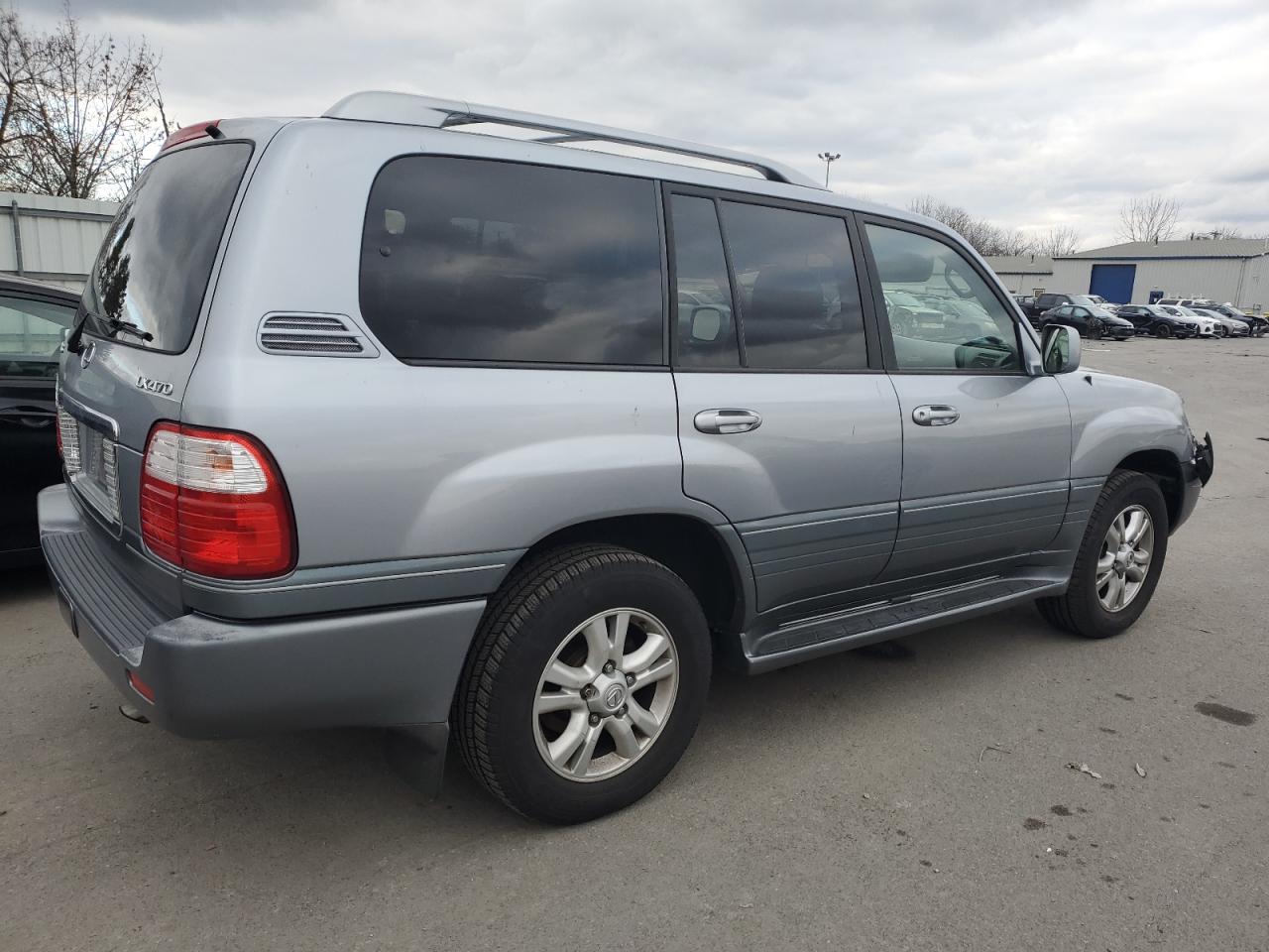 Изображение 3 2005 LEXUS LX 470 2005 с VIN JTJHT00W053552812