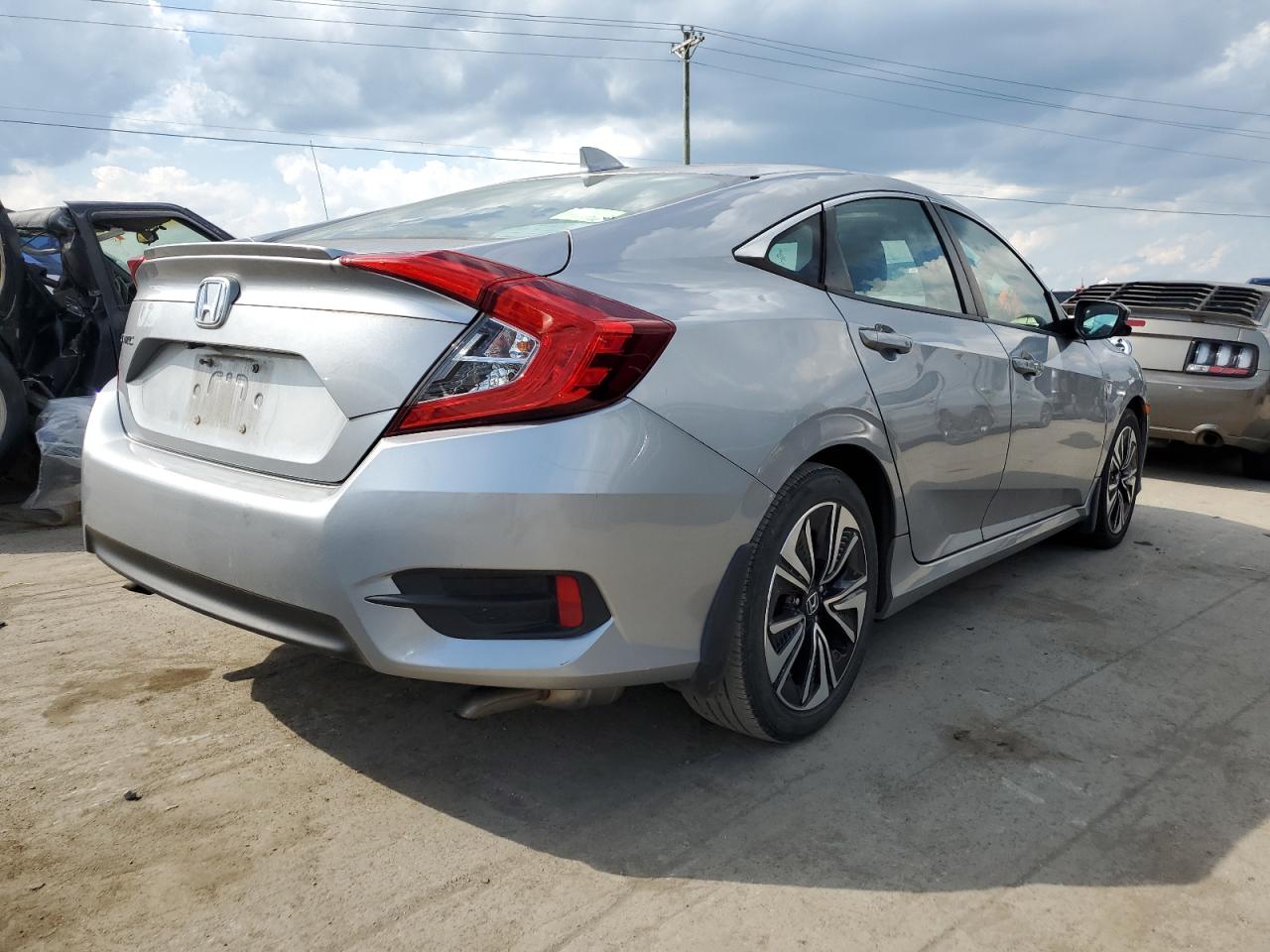 Obraz 3 z 2016 HONDA CIVIC EX 2016 z VIN 19XFC1F37GE038092