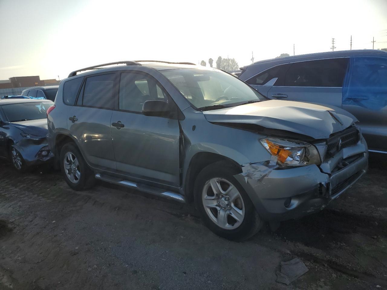 Obraz 2 z 2006 TOYOTA RAV4  2006 z VIN JTMZD35V565007121