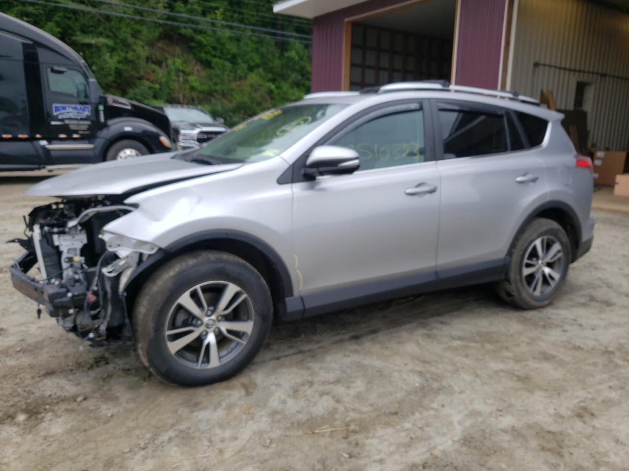 Image 1 of 2016 TOYOTA RAV4 XLE 2016 with VIN 2T3RFREV2GW447532