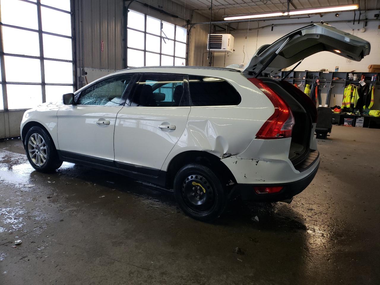 Image 2 of 2010 VOLVO XC60 T6 2010 with VIN YV4992DZ1A2126047