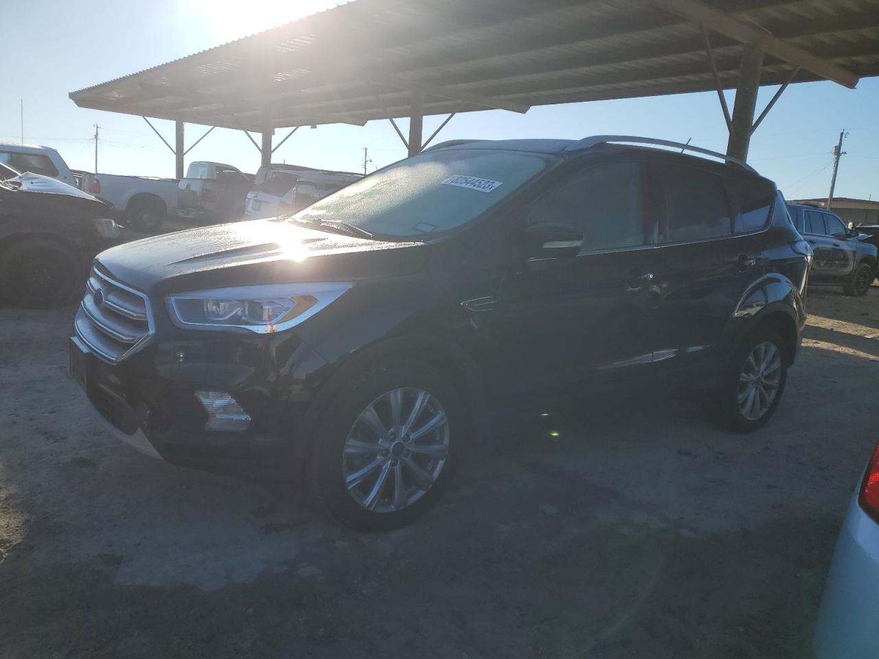 Obraz 1 z 2018 FORD ESCAPE TITANIUM 2018 z VIN 1FMCU9J99JUA67012