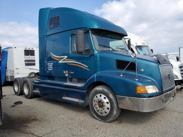 Image 1 of 2000 VOLVO VN  2000 with VIN 4V4ND4JJ9YN236450