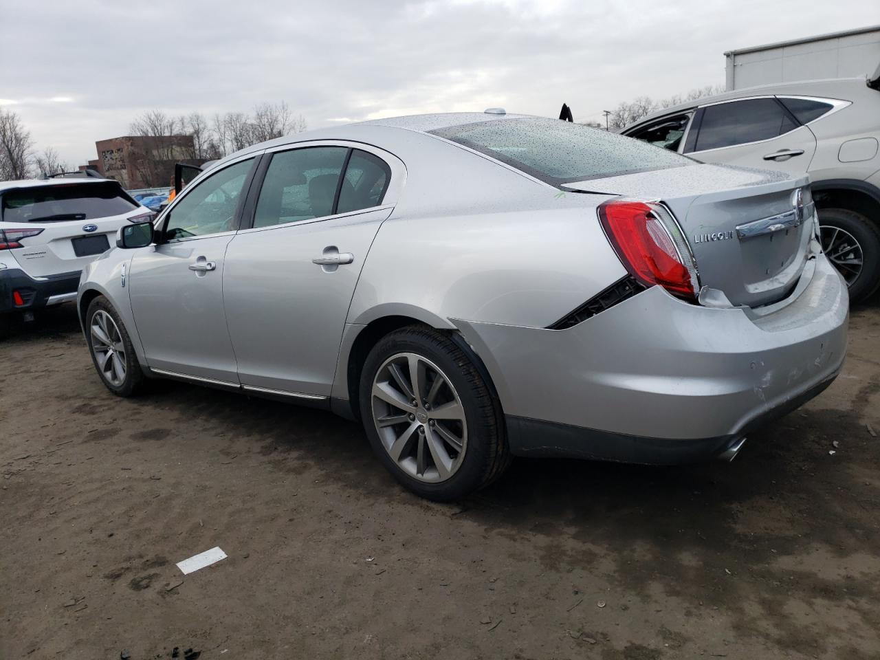 Изображение 2 2011 LINCOLN MKS  2011 с VIN 1LNHL9ER3BG600040