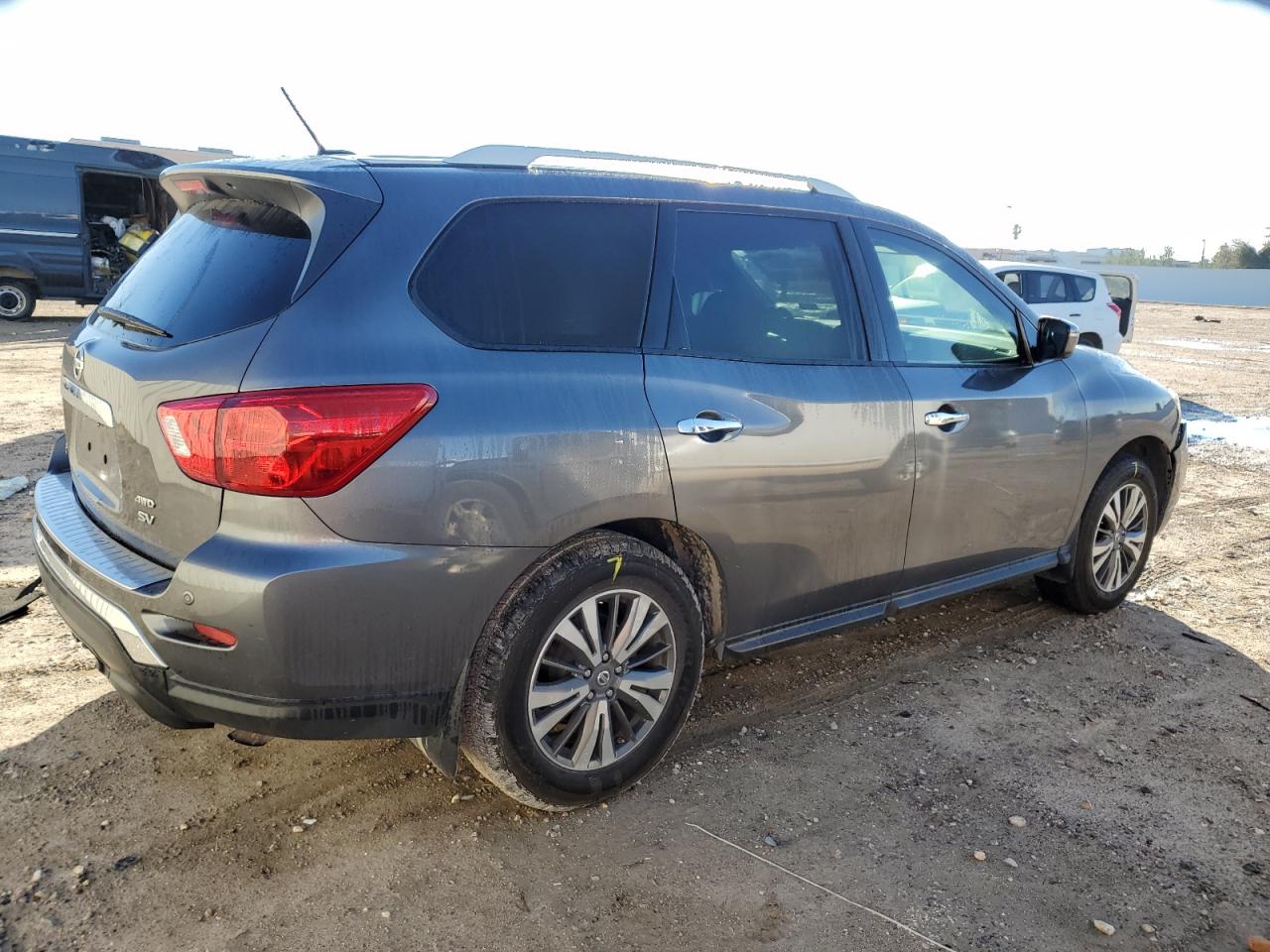 Изображение 3 2017 NISSAN PATHFINDER S 2017 с VIN 5N1DR2MMXHC618819
