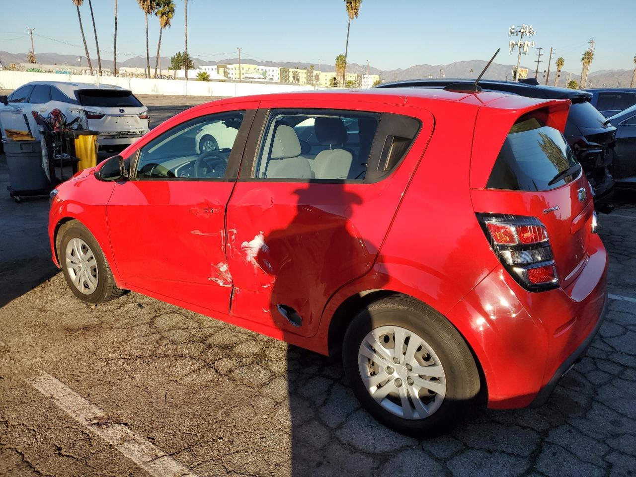 Obraz 2 z 2020 CHEVROLET SONIC  2020 z VIN 1G1JG6SB5L4128337