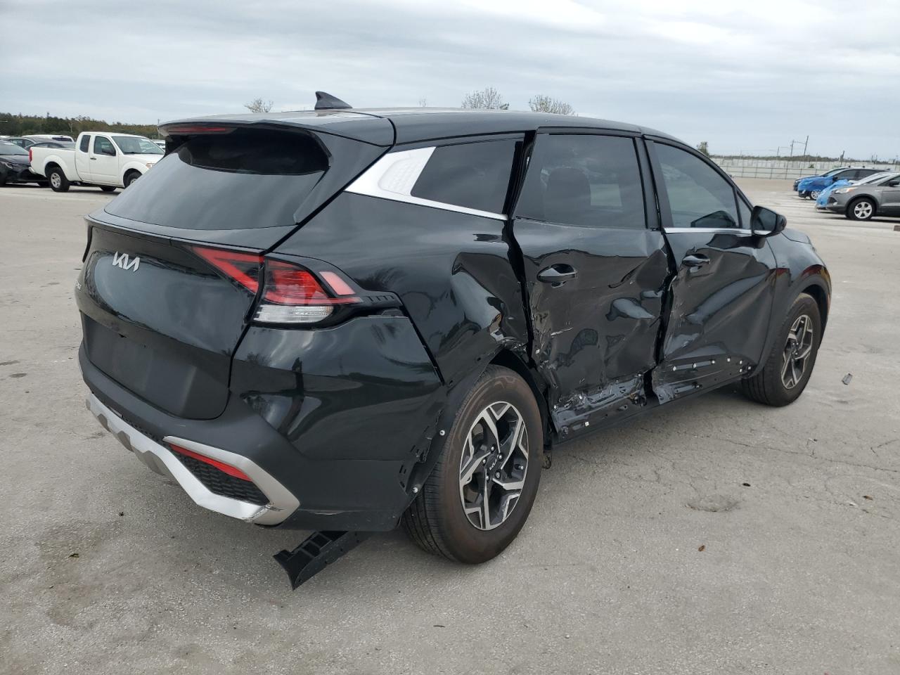 Image 3 of 2023 KIA SPORTAGE LX 2023 with VIN KNDPU3AFXP7174943