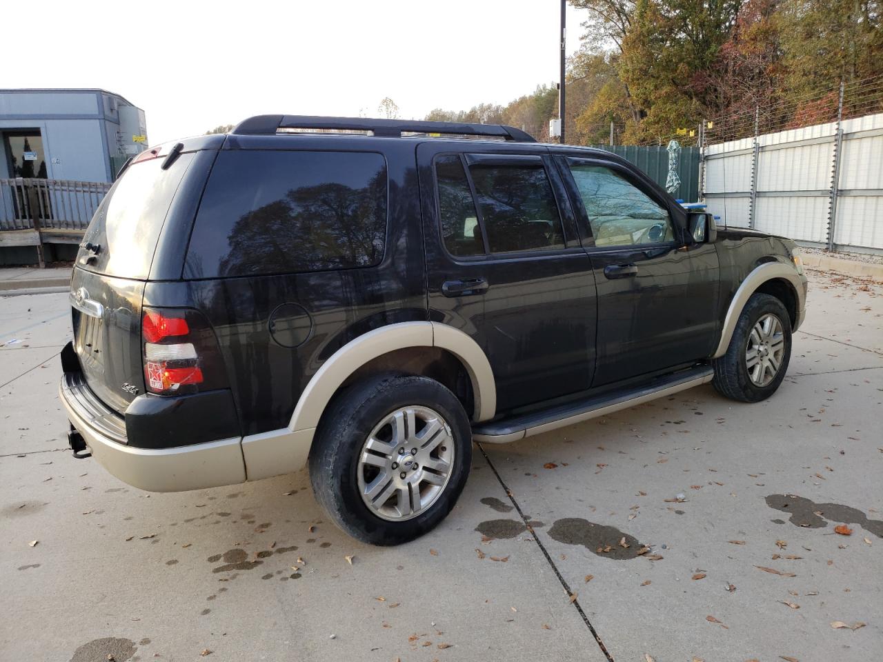 Изображение 3 2010 FORD EXPLORER EDDIE BAUER 2010 с VIN 1FMEU7E84AUA79244
