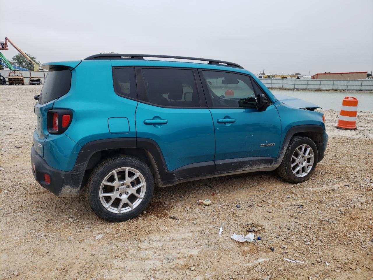 Image 3 of 2020 JEEP RENEGADE LATITUDE 2020 with VIN ZACNJABB1LPL34198