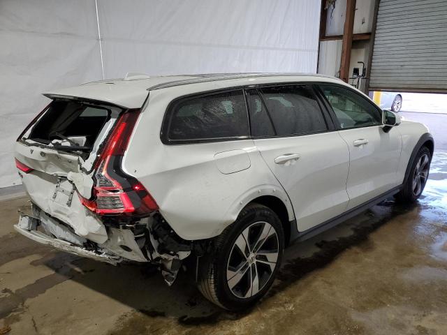 Obraz 3 z 2022 VOLVO V60 CROSS COUNTRY T5 MOMENTUM 2022 z VIN YV4102WK9N2090007