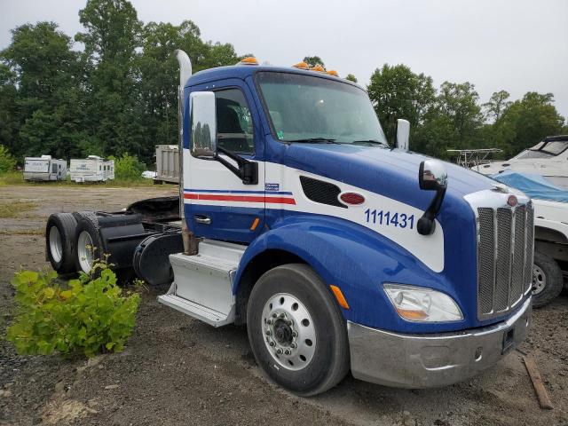 Image 1 of 2016 PETERBILT 579  2016 with VIN 1XPBDP9X5GD332247