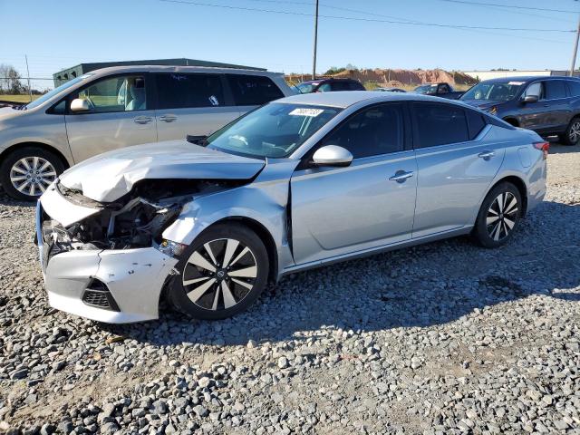 Image 1 of 2022 NISSAN ALTIMA SV 2022 with VIN 1N4BL4DV2NN323902