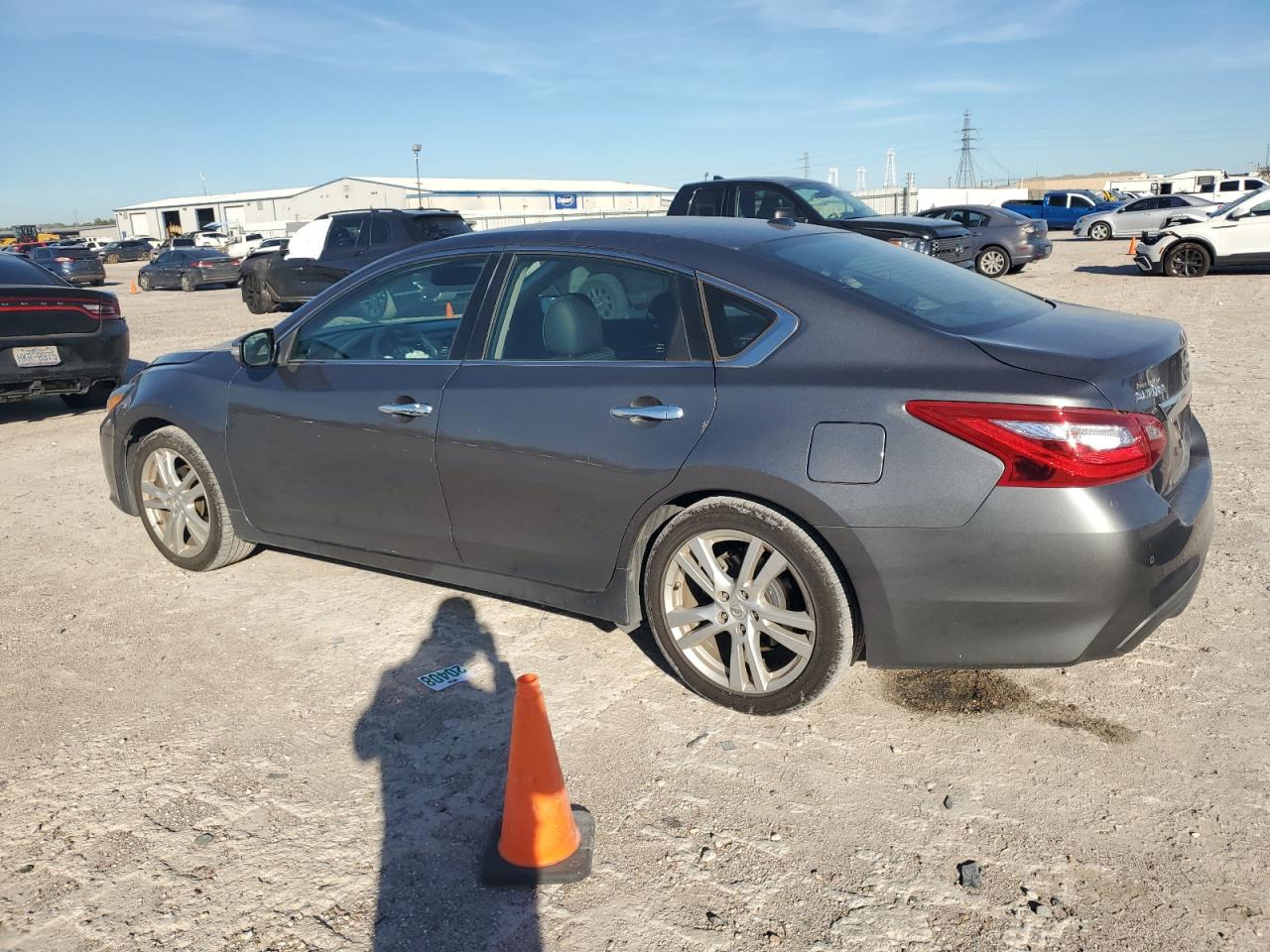 Obraz 2 z 2017 NISSAN ALTIMA 3.5SL 2017 z VIN 1N4BL3AP7HC109925