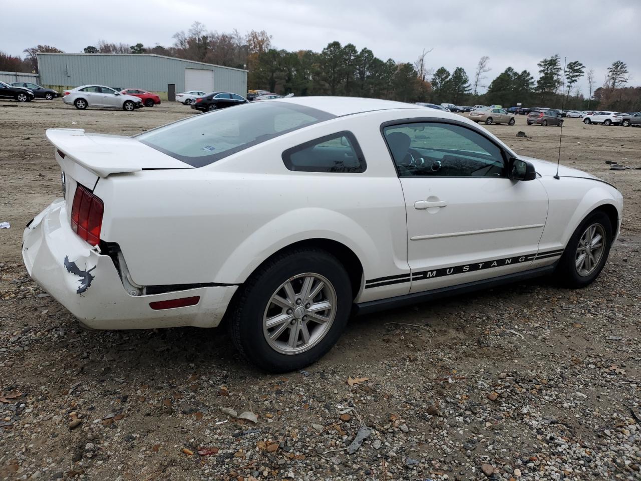 Image 3 of 2008 FORD MUSTANG  2008 with VIN 1ZVHT80NX85207186