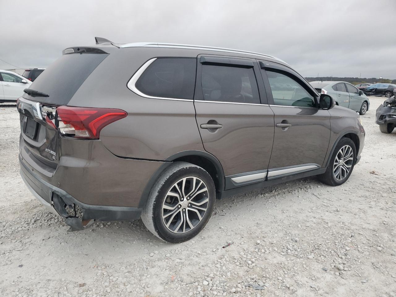 Изображение 3 2017 MITSUBISHI OUTLANDER SE 2017 с VIN JA4AD3A39HZ039142