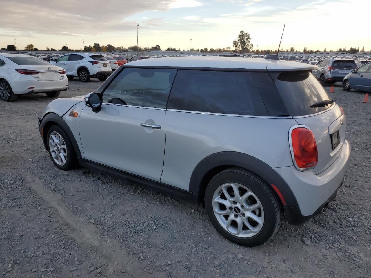 Изображение 2 2015 MINI COOPER  2015 с VIN WMWXM5C57FT938895