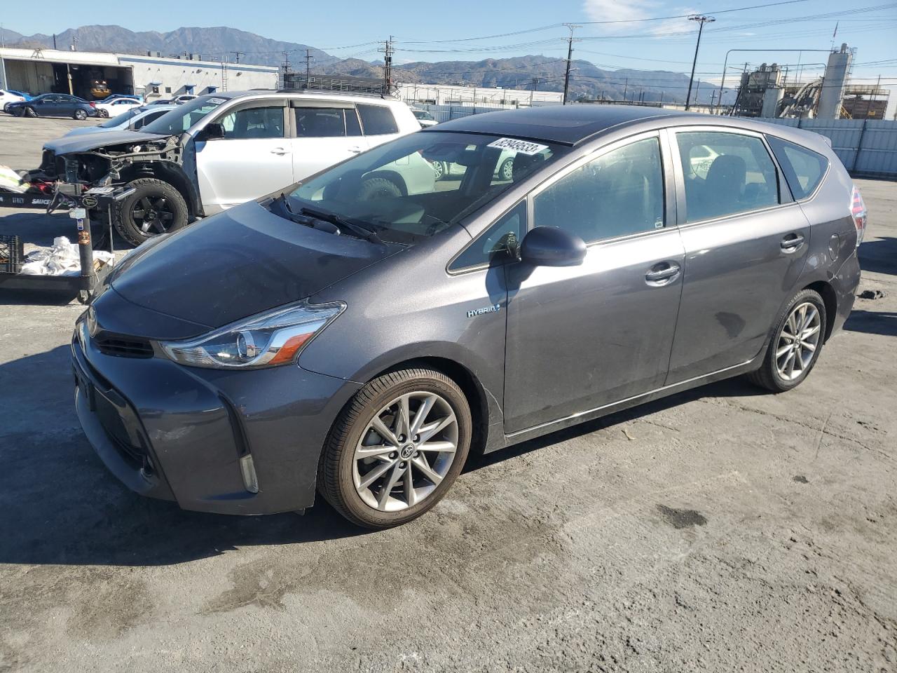 2017 TOYOTA PRIUS V  2017 image