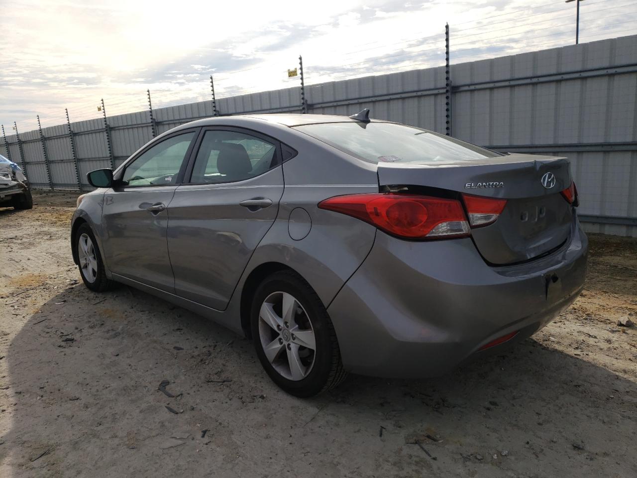Изображение 2 2011 HYUNDAI ELANTRA GLS 2011 с VIN KMHDH4AE2BU152641