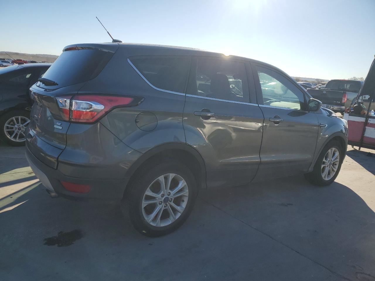 Image 3 of 2017 FORD ESCAPE SE 2017 with VIN 1FMCU0GD6HUE94147