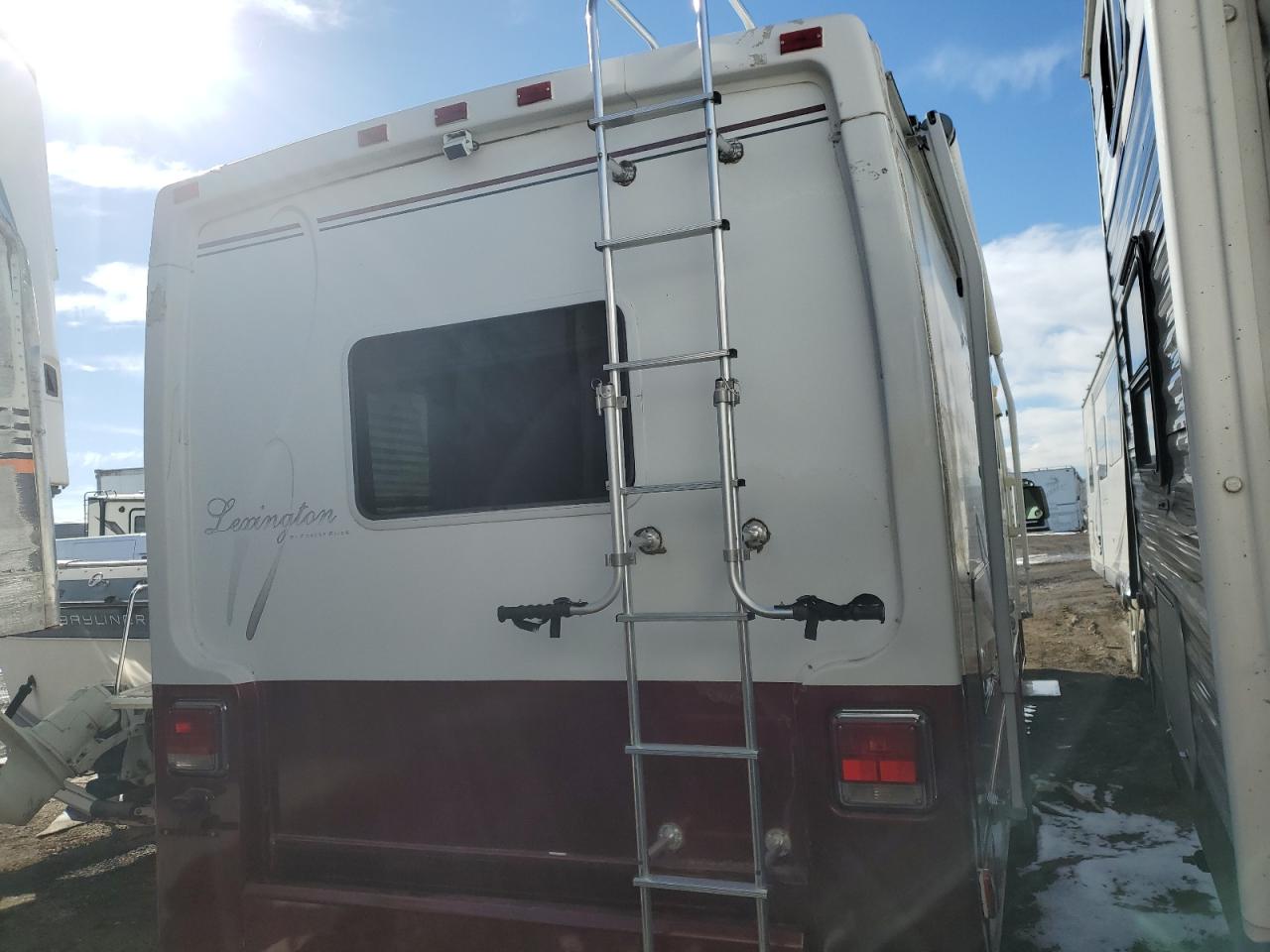 Obraz 3 z 2004 FORD ECONOLINE E450 SUPER DUTY CUTAWAY VAN 2004 z VIN 1FDXE45S74HA18502