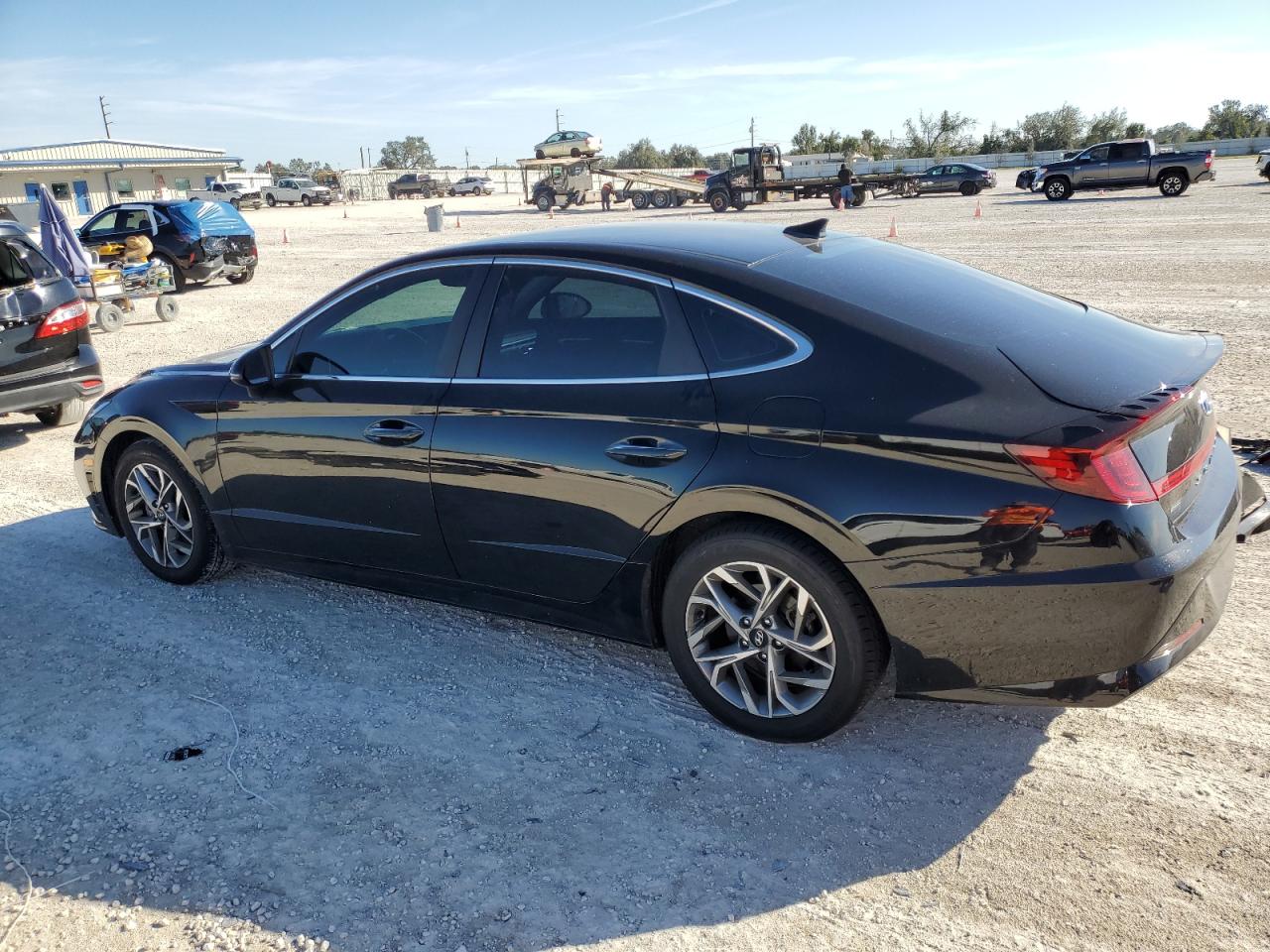Image 2 of 2020 HYUNDAI SONATA SEL 2020 with VIN 5NPEF4JA5LH055358