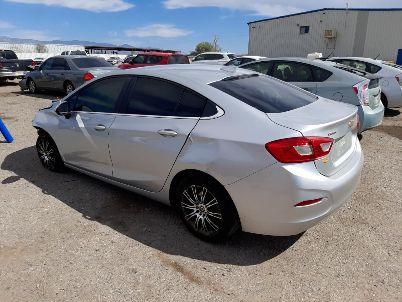 Изображение 2 2018 CHEVROLET CRUZE LT 2018 с VIN 1G1BE5SM8J7199761