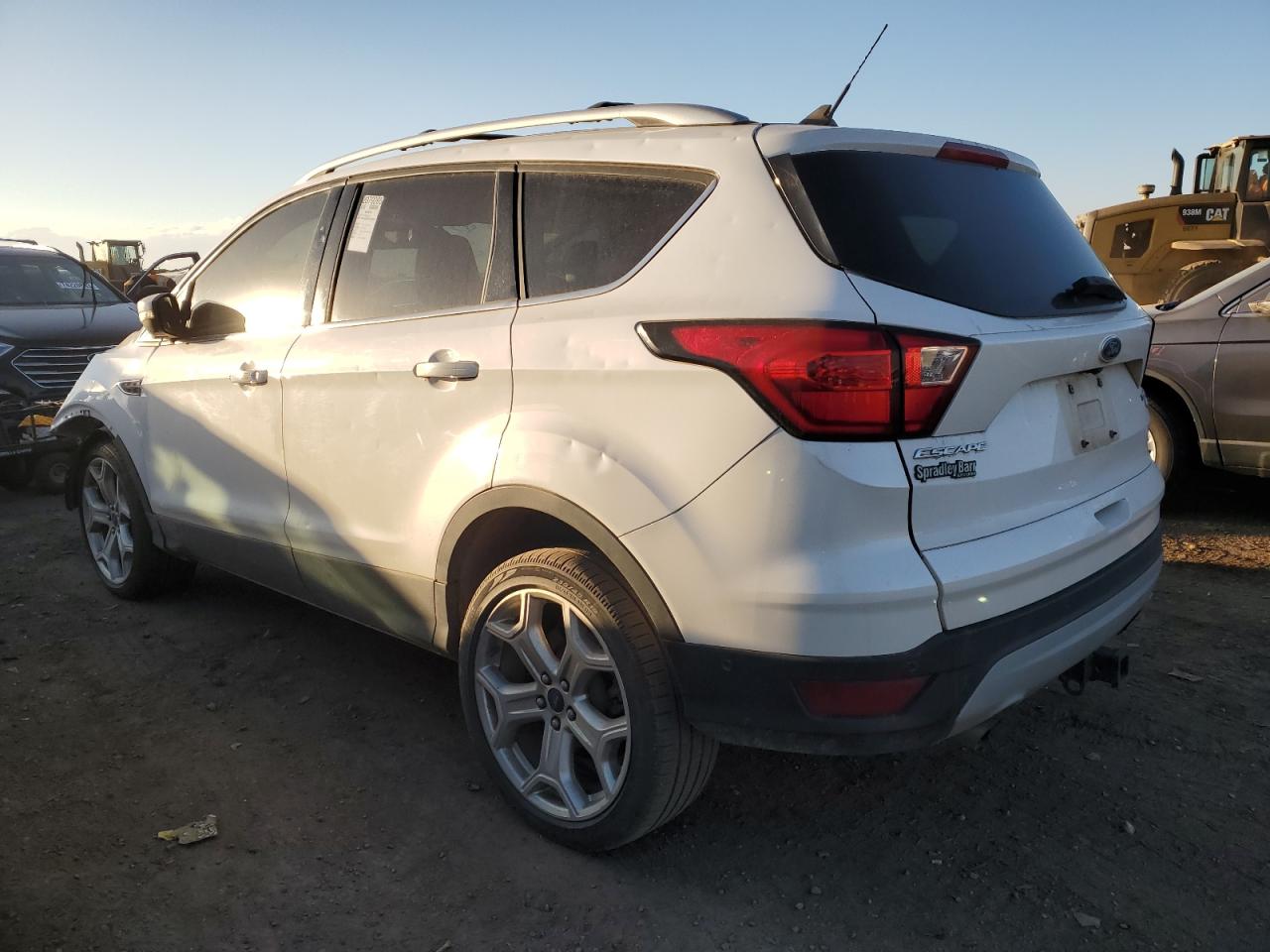 Изображение 2 2019 FORD ESCAPE TITANIUM 2019 с VIN 1FMCU9J96KUB60667