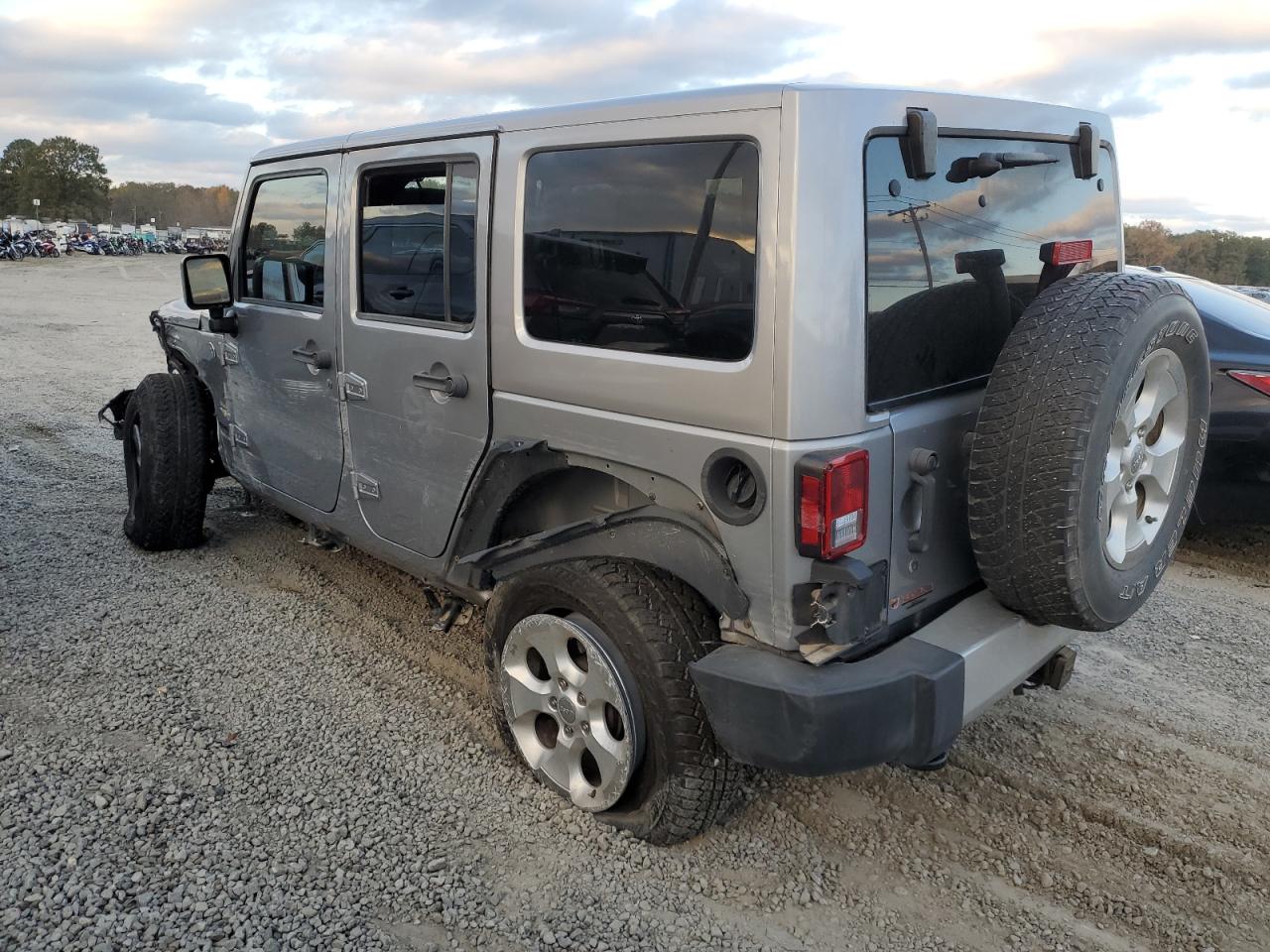 Image 2 of 2015 JEEP WRANGLER UNLIMITED SAHARA 2015 with VIN 1C4HJWEG2FL601085