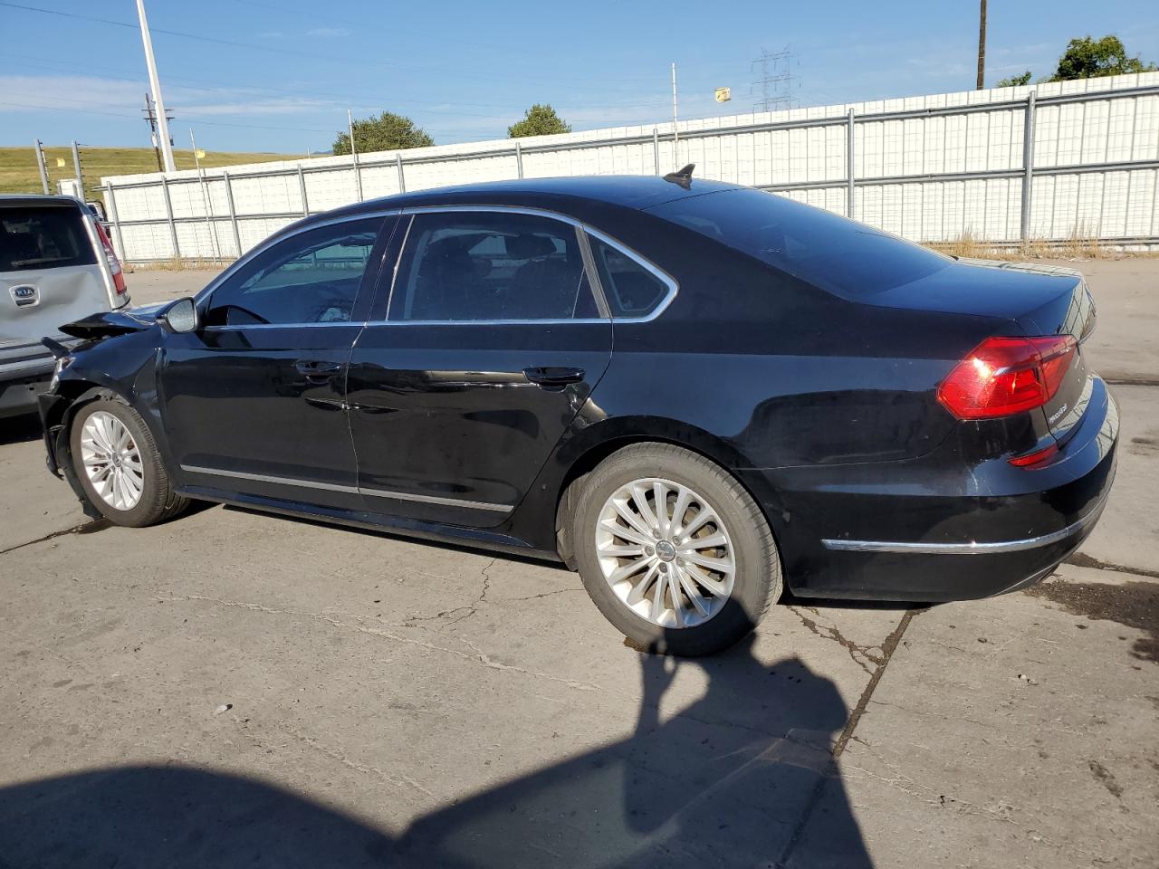 Obraz 2 z 2016 VOLKSWAGEN PASSAT SE 2016 z VIN 1VWBT7A34GC051704