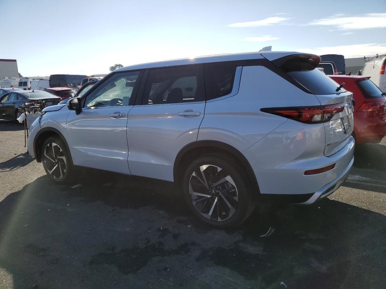 Image 2 of 2023 MITSUBISHI OUTLANDER SE 2023 with VIN JA4J3UA87PZ059473