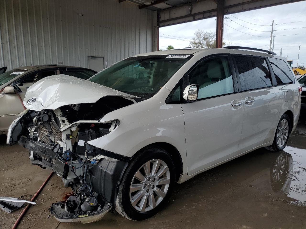 Изображение 1 2013 TOYOTA SIENNA XLE 2013 с VIN 5TDYK3DC6DS316864