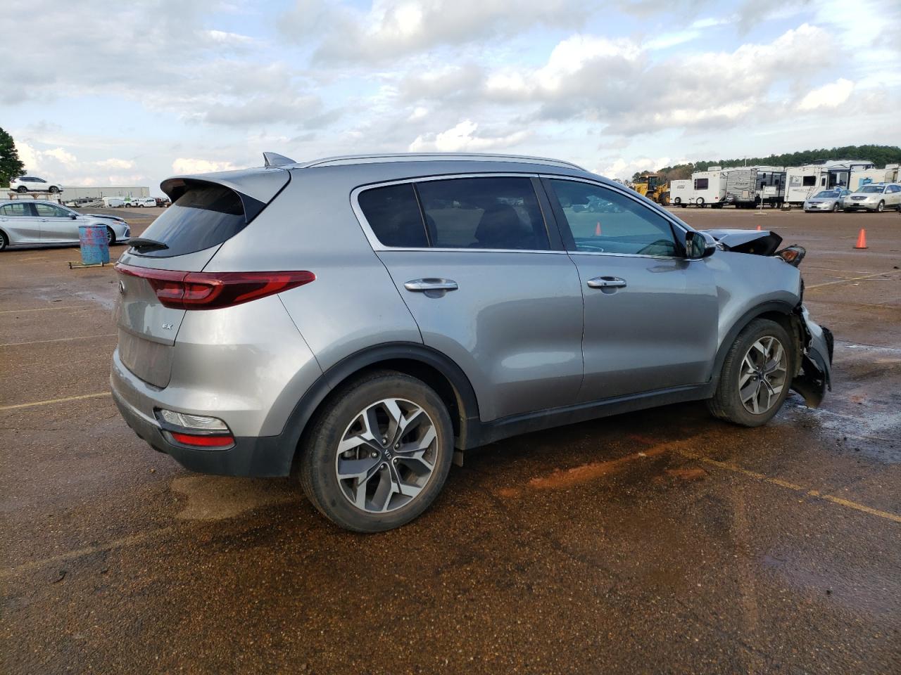 Image 3 of 2020 KIA SPORTAGE EX 2020 with VIN KNDPN3AC1L7720915