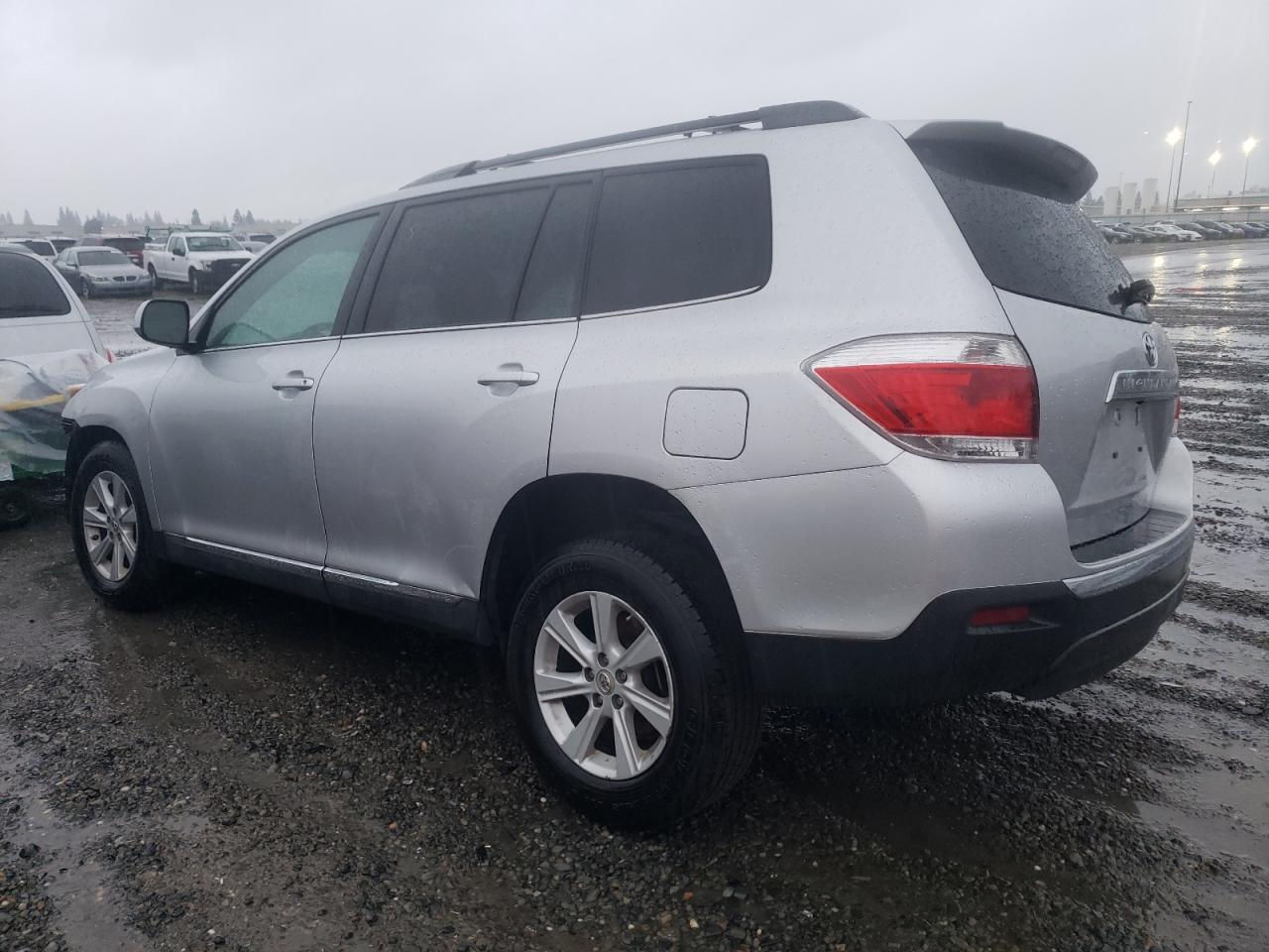 Obraz 2 z 2013 TOYOTA HIGHLANDER BASE 2013 z VIN 5TDZK3EH3DS093438