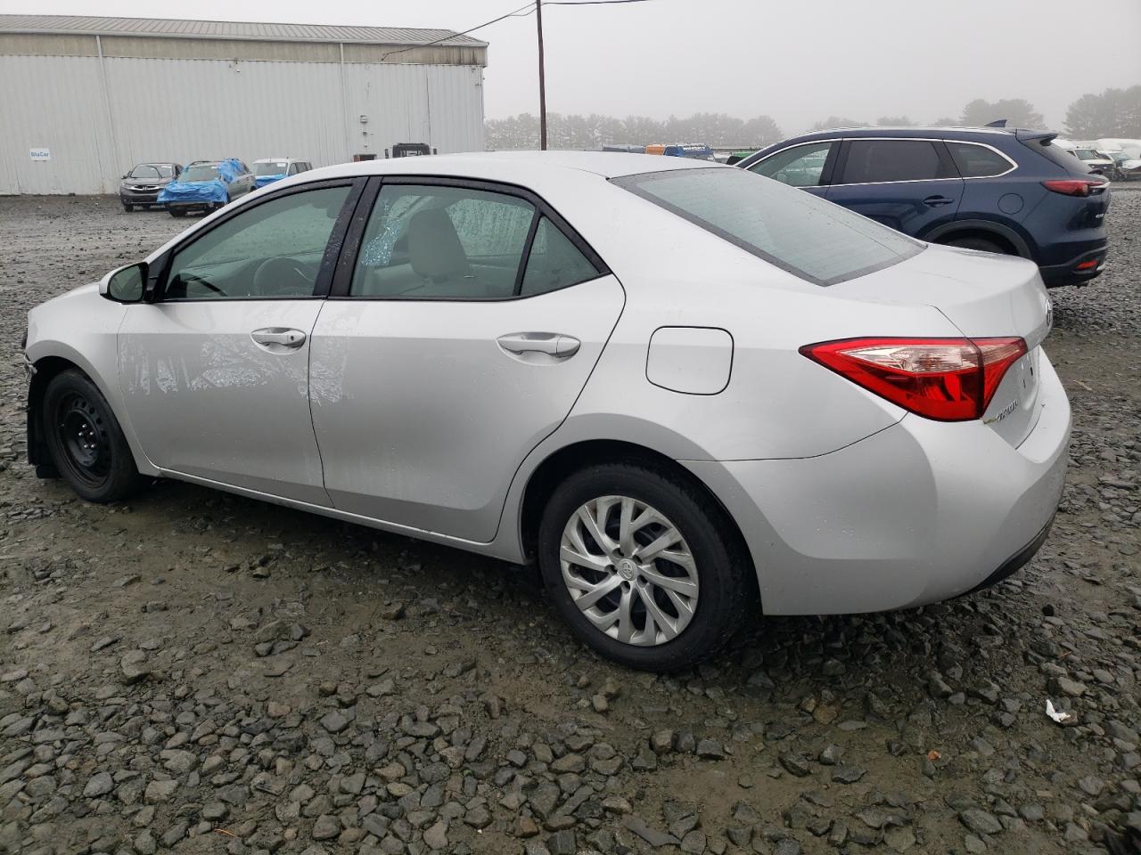 Obraz 2 z 2018 TOYOTA COROLLA L 2018 z VIN 2T1BURHE6JC015157