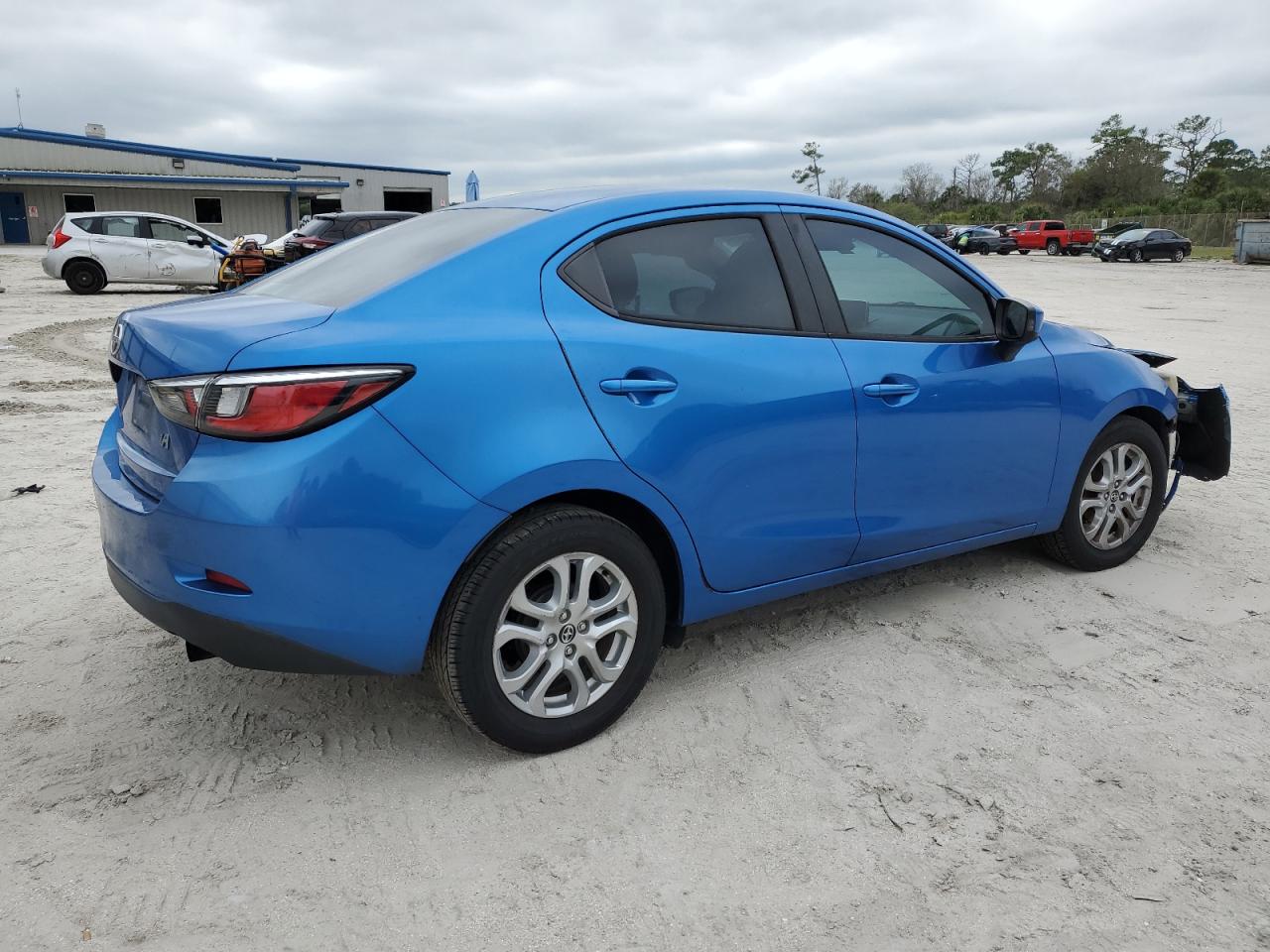 Изображение 3 2016 TOYOTA SCION IA  2016 с VIN 3MYDLBZVXGY136947