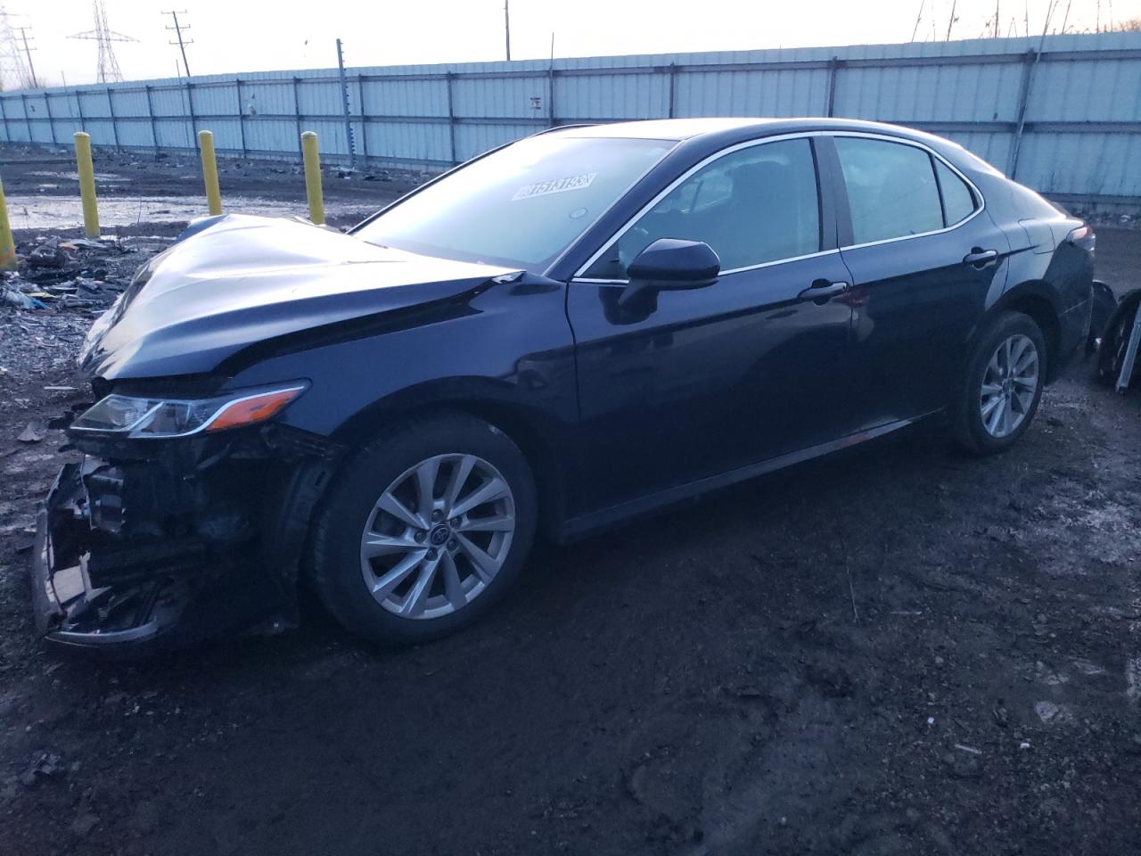 Obraz 1 z 2022 TOYOTA CAMRY LE 2022 z VIN 4T1C11BK0NU055042