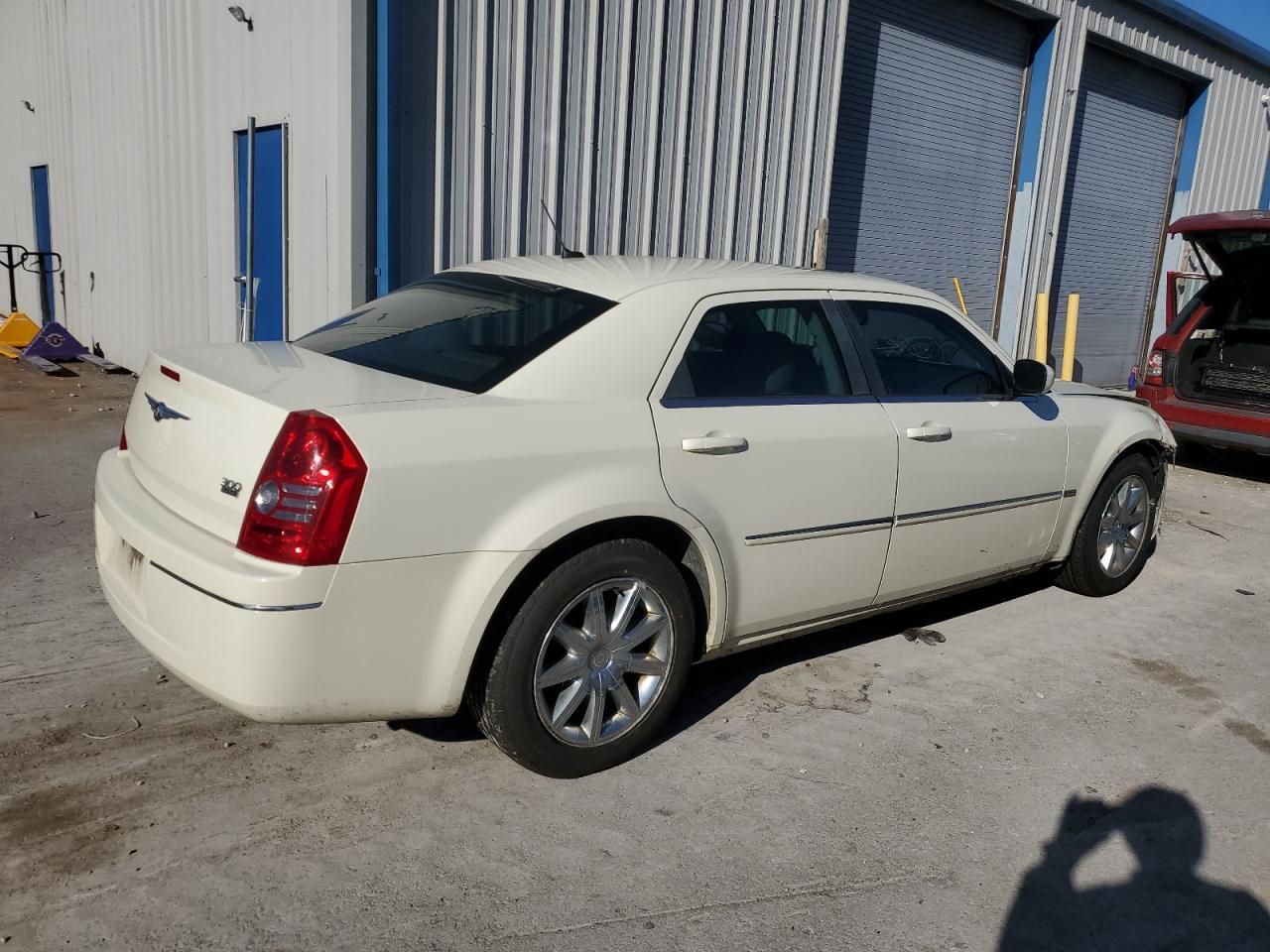 Image 3 of 2008 CHRYSLER 300 TOURING 2008 with VIN 2C3LA53G68H307085