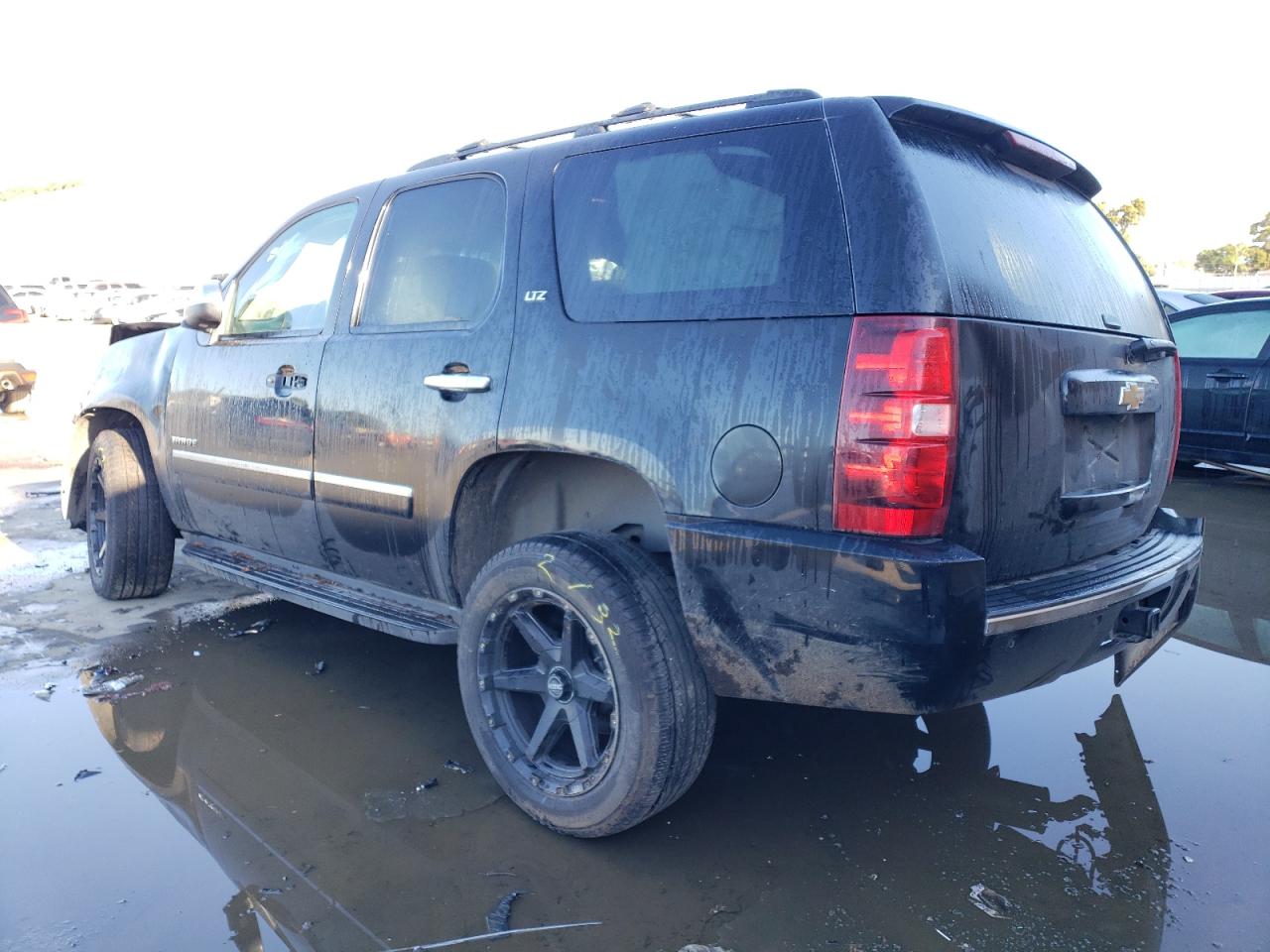 Image 2 of 2010 CHEVROLET TAHOE K1500 LTZ 2010 with VIN 1GNUKCE00AR233080