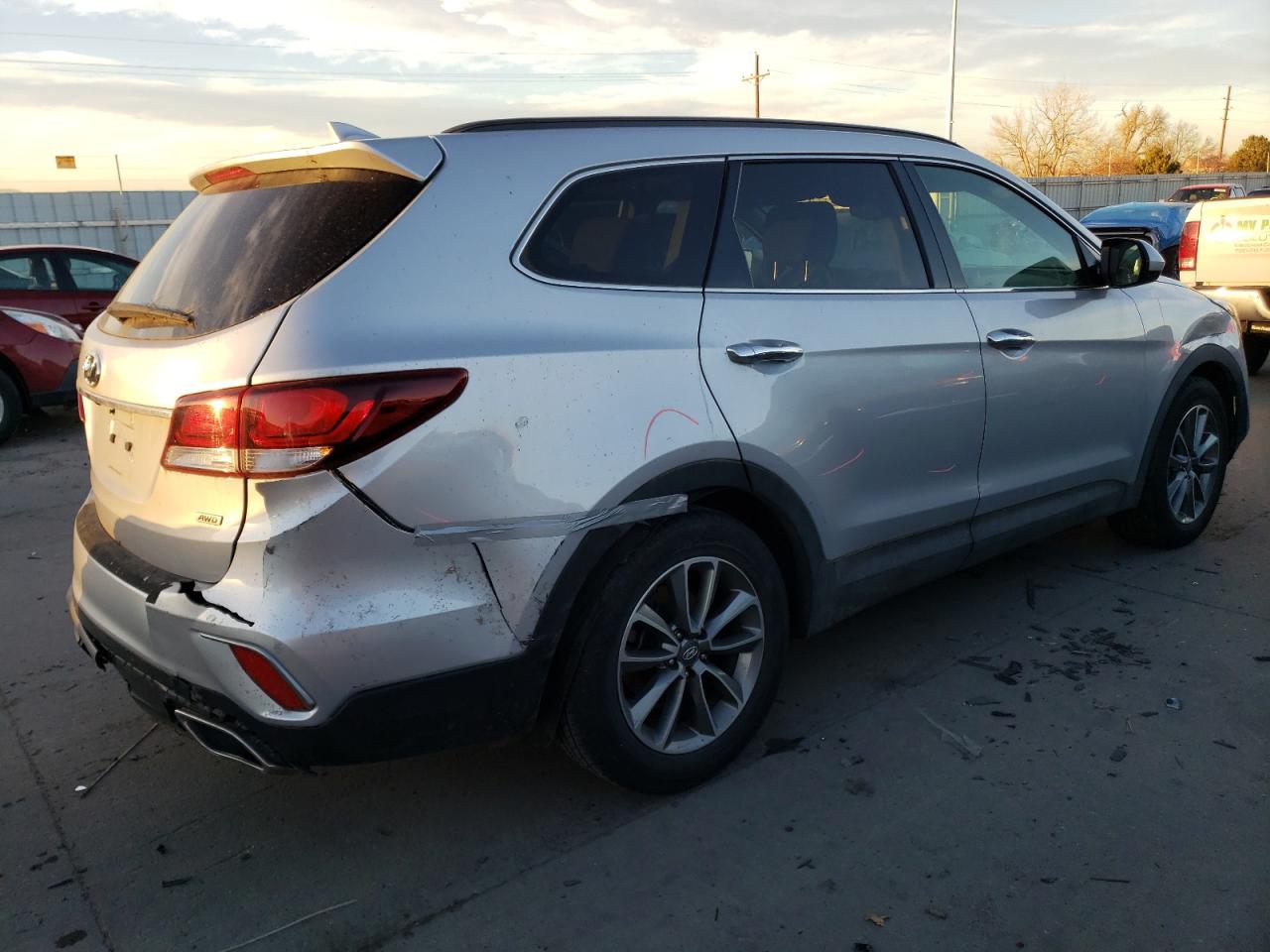 Image 3 of 2019 HYUNDAI SANTA FE XL SE 2019 with VIN KM8SMDHF1KU307424