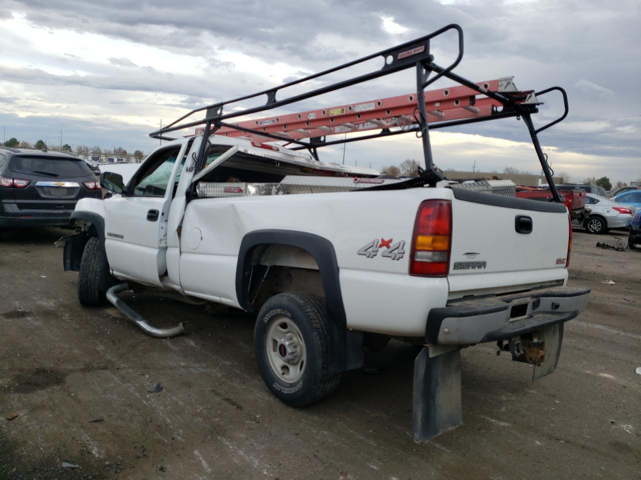 Image 2 of 2003 GMC SIERRA K2500 HEAVY DUTY 2003 with VIN 1GTHK24U63E371192