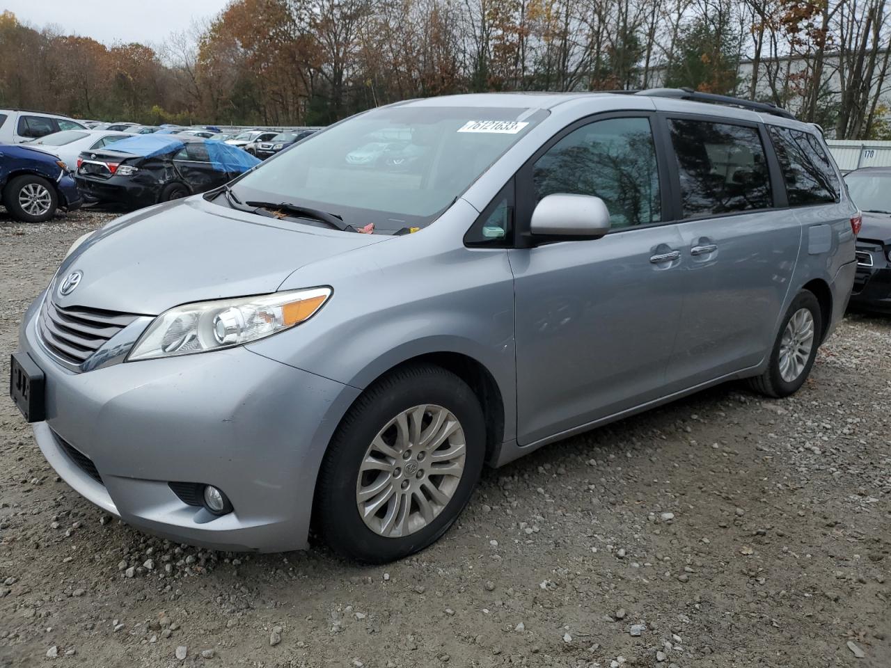 Obraz 2016 TOYOTA SIENNA XLE 2016