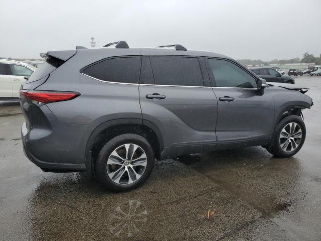 Obraz 3 z 2022 TOYOTA HIGHLANDER XLE 2022 z VIN 5TDGZRBH6NS574263