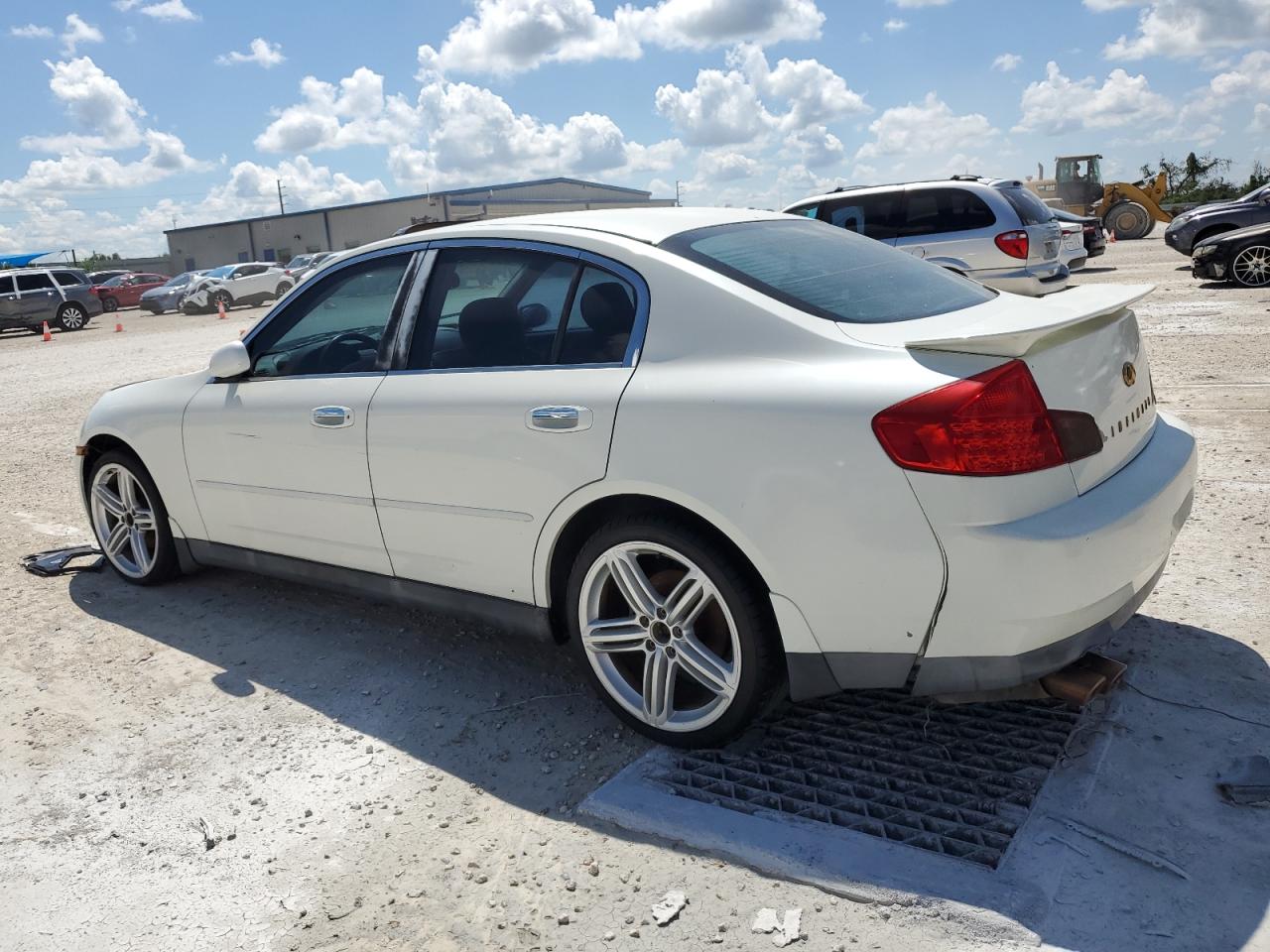 Image 2 of 2004 INFINITI G35 2004 with VIN JNKCV51F04M708955