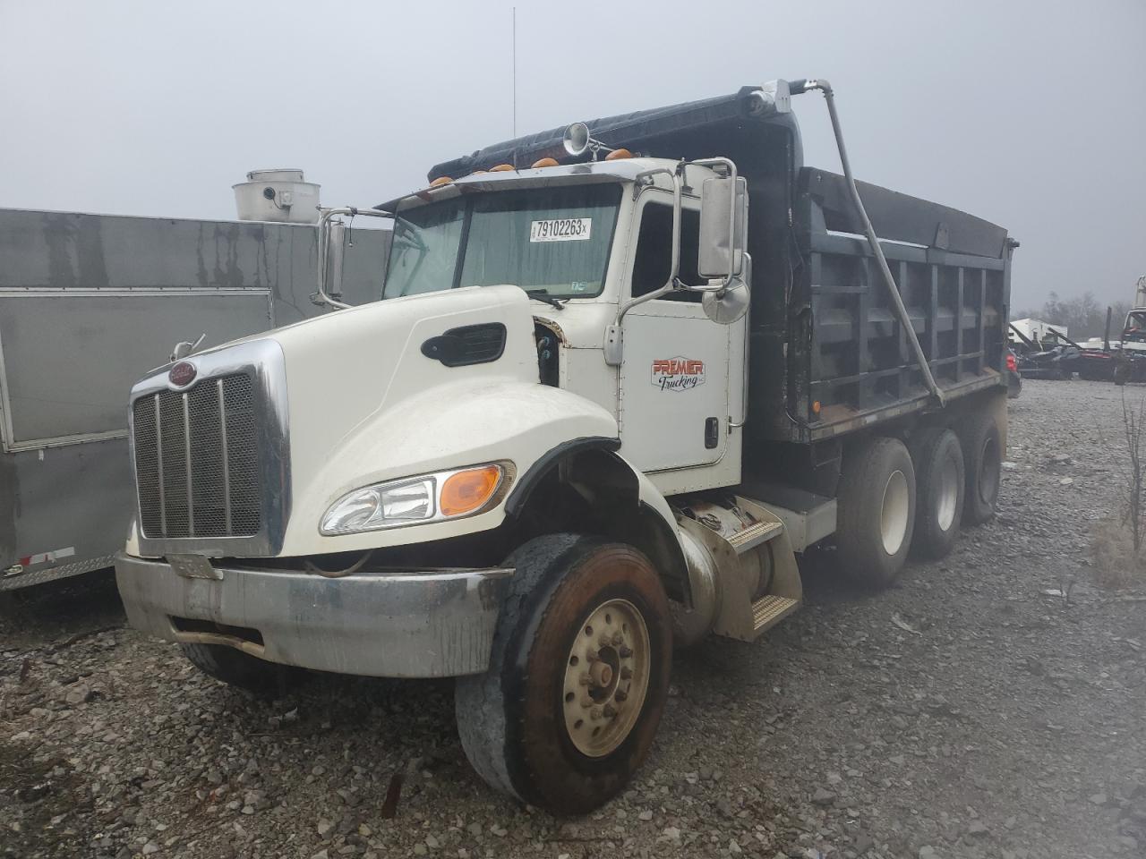 Obraz 2 z 2006 PETERBILT 335  2006 z VIN 2NPLLZ9X66M641926