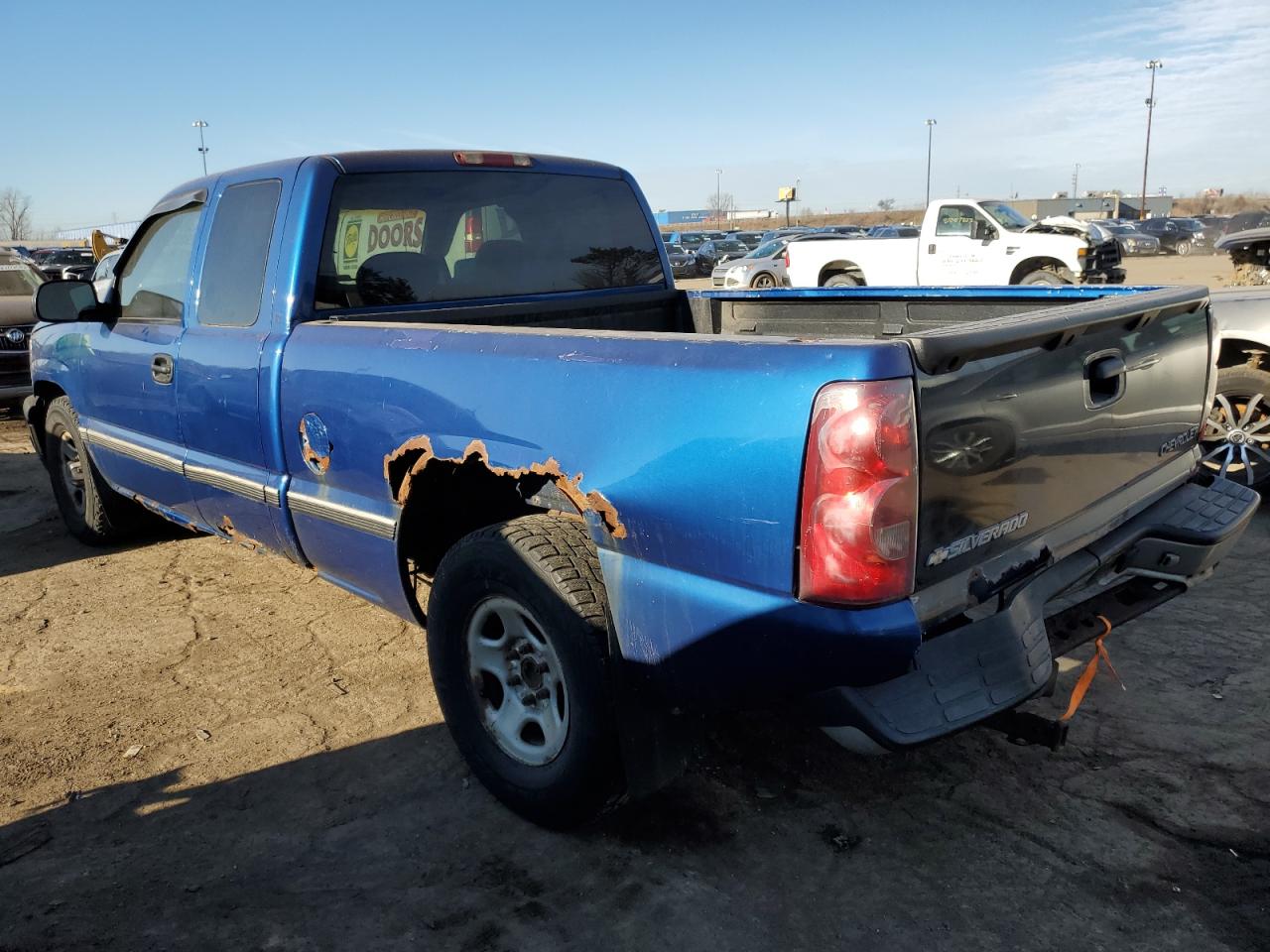 Image 2 of 2003 CHEVROLET SILVERADO C1500 2003 with VIN 2GCEC19X231291385