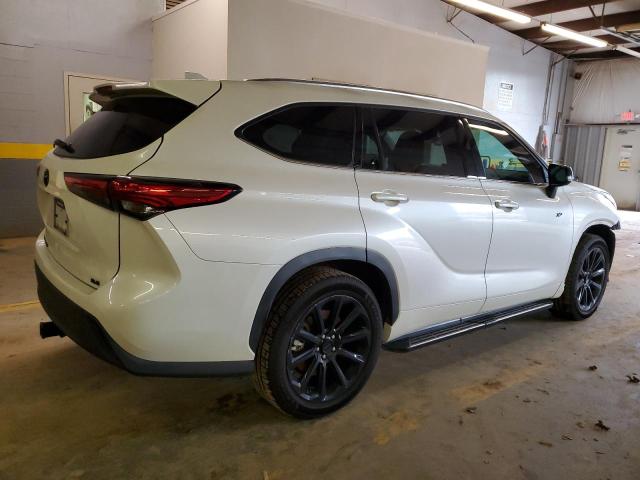 Image 3 of 2021 TOYOTA HIGHLANDER XLE 2021 with VIN 5TDGZRAH5MS533655