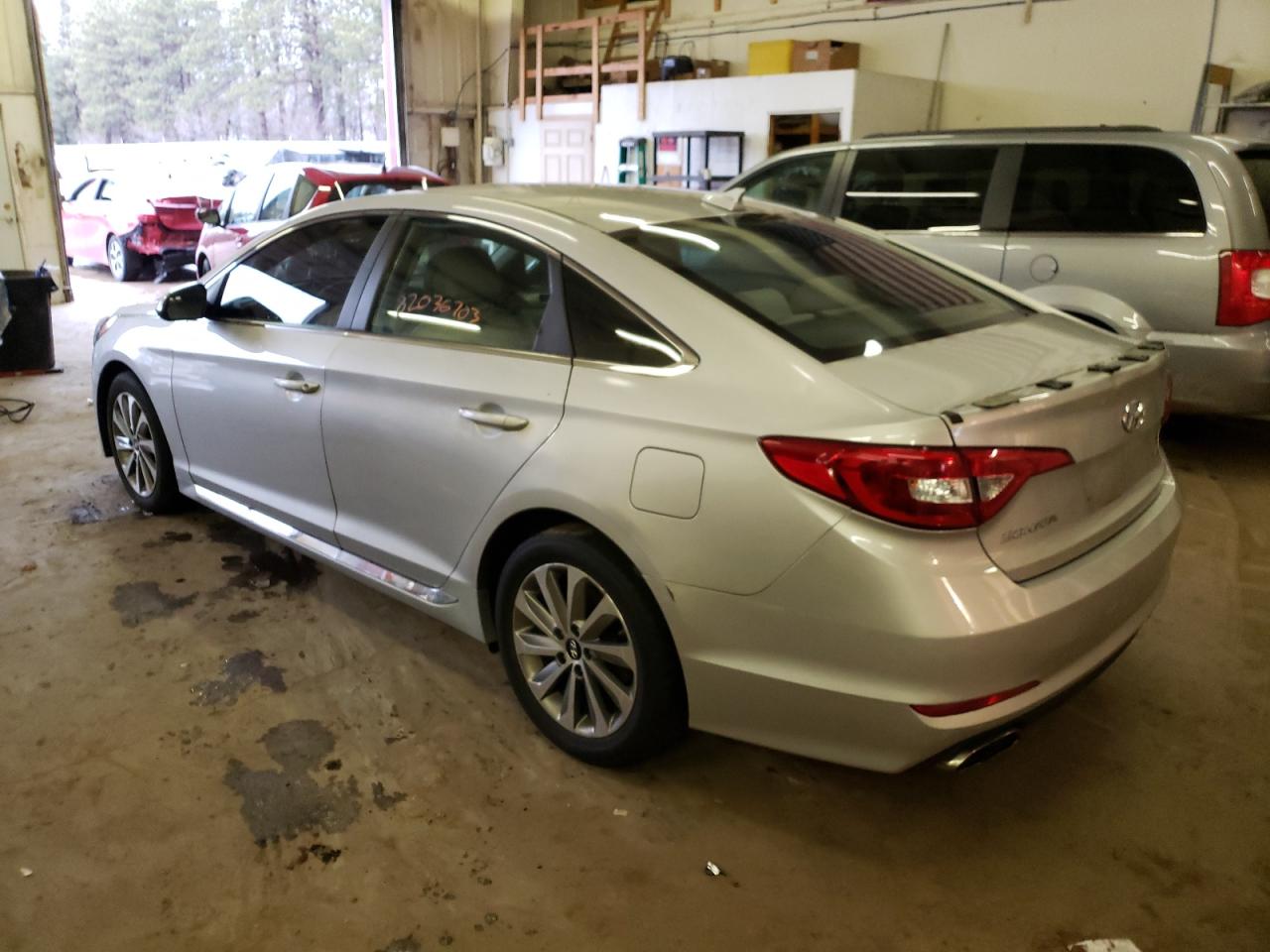 Image 2 of 2016 HYUNDAI SONATA SPORT 2016 with VIN 5NPE34AFXGH427349