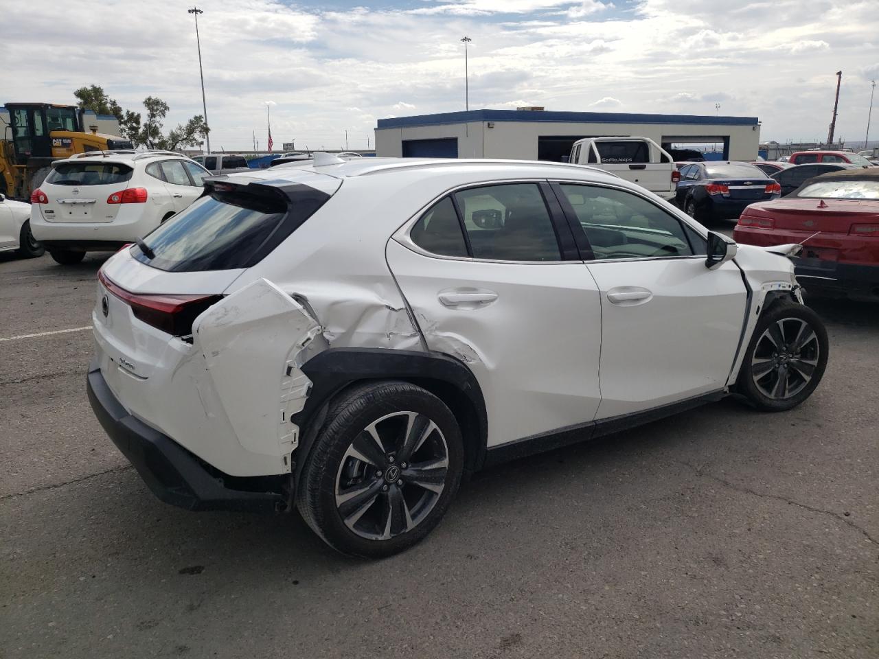 Изображение 3 2019 LEXUS UX 200 2019 с VIN JTHY3JBHXK2012097